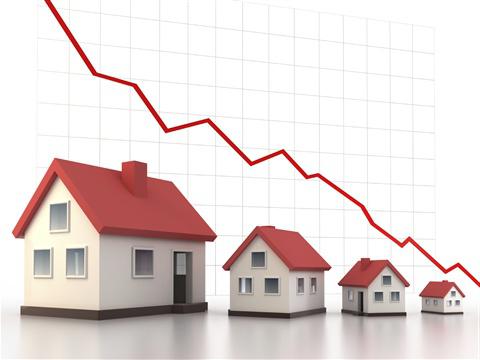 Мнение: Цены на жильё могут упасть на 30%